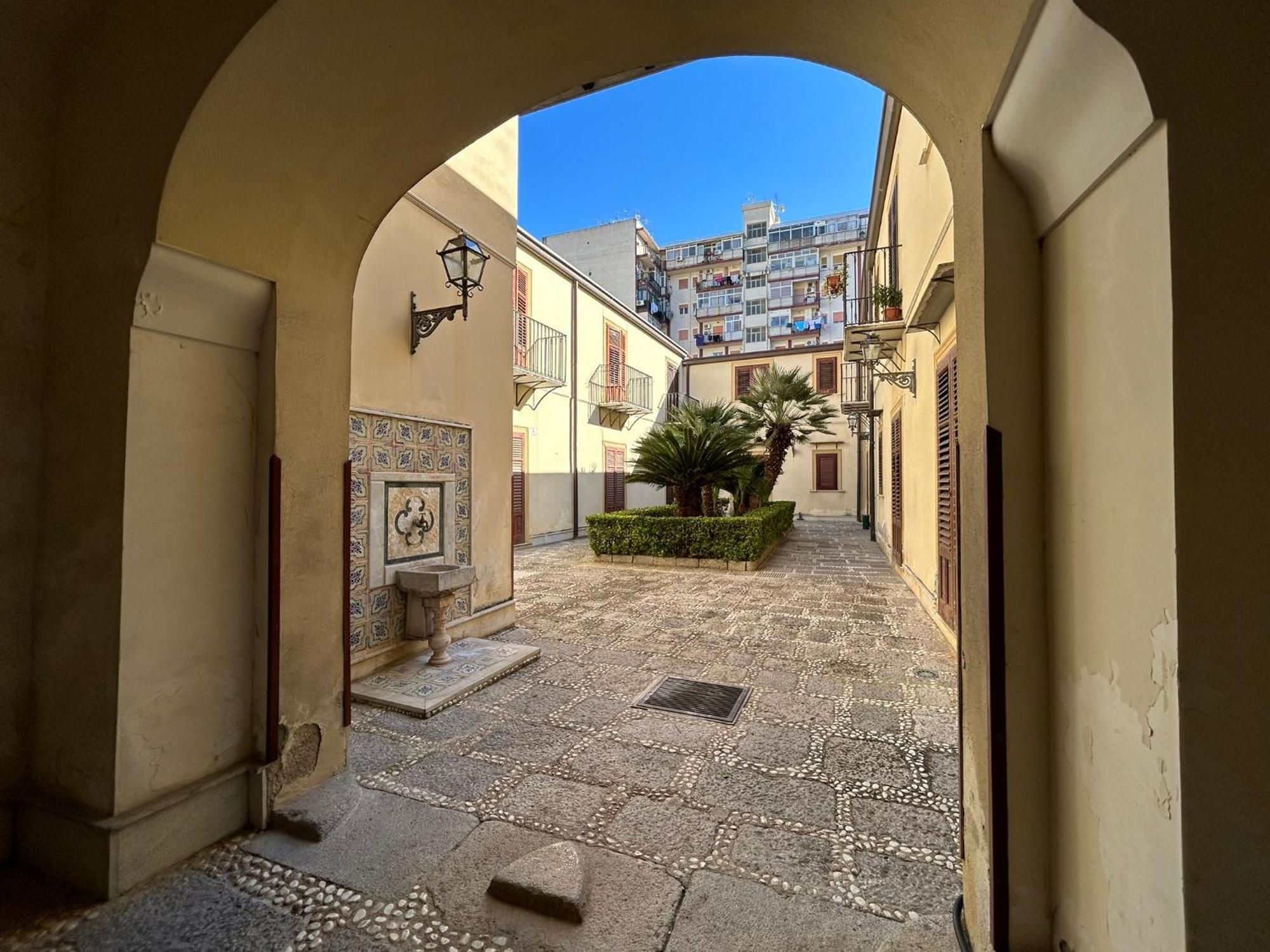Corte Dei Re Di Palermo Apartment Exterior photo